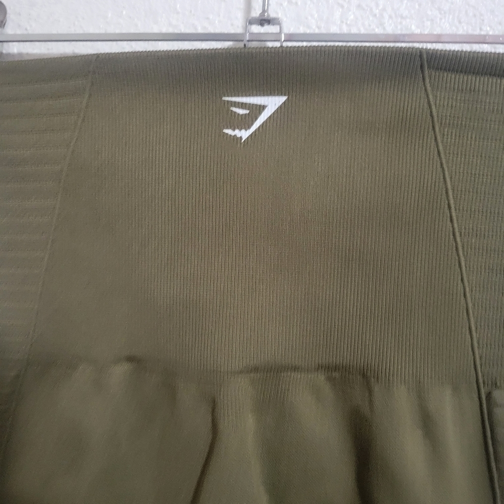 Gymshark cropped leggings see description for Sizing - Picture 4 of 10